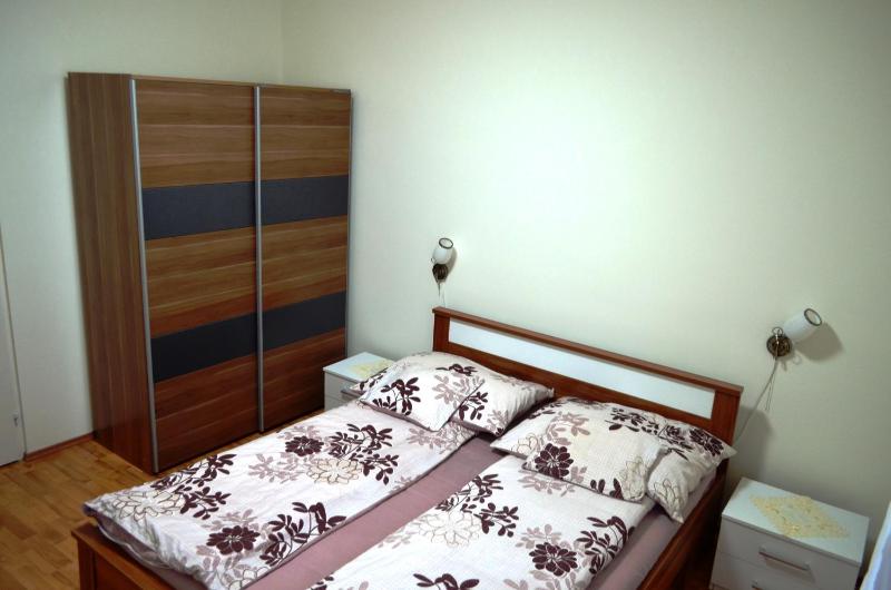 Henrietta - Violetta Apartman - image 25