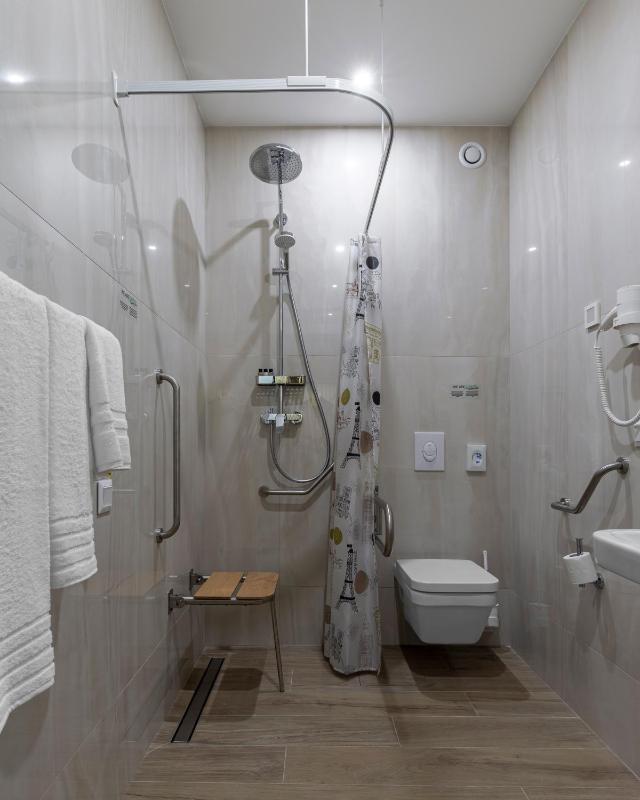 Single Room - Disability Access image 2