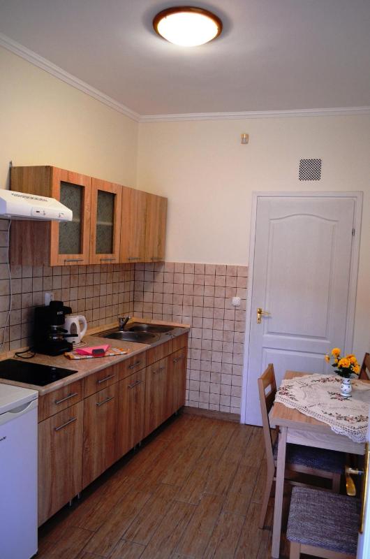 Henrietta - Violetta Apartman - image 36