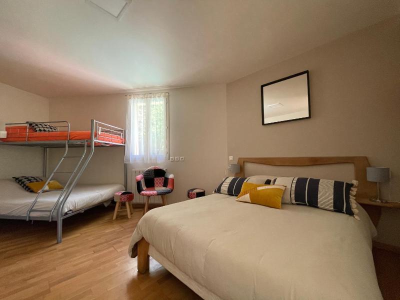 Family Room image 1
