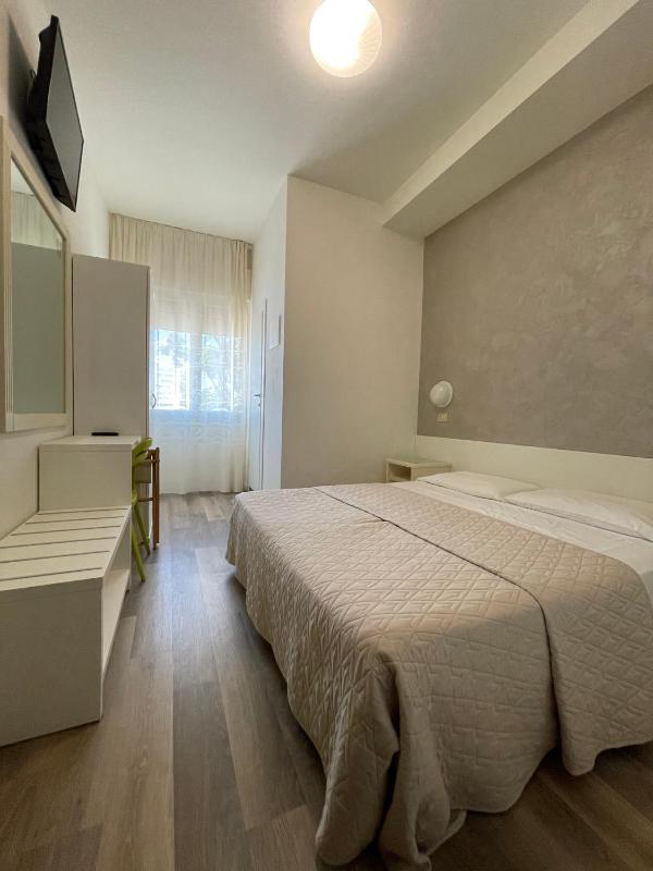 Hotel Cristina - image 37