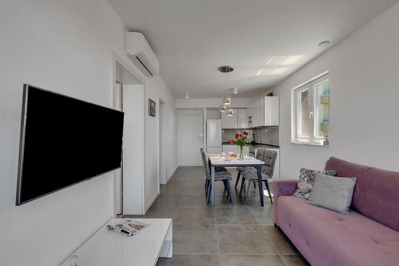 Apartment with Sea View image 1