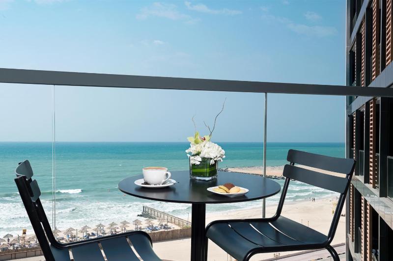 Standard King room Seaview - Non smoking image 3