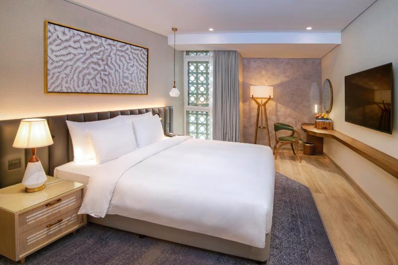 Superior Room Including Complimentary access to Surf Pool, Adventure Park, Wave Pool and Lazy River image 4