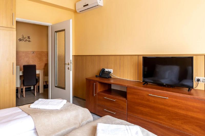 Two-Bedroom Suite image 3