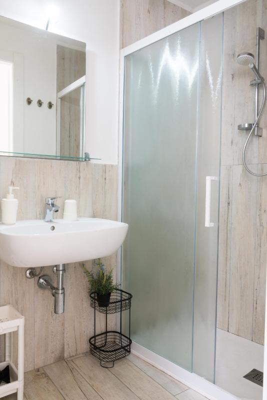 Double Room with Private Bathroom image 3