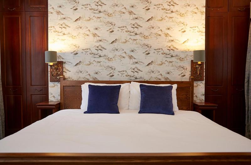 Superior Double Room image 1