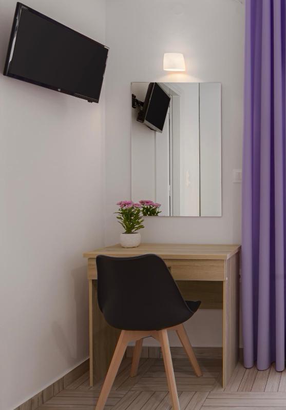 Single Room with Balcony image 4
