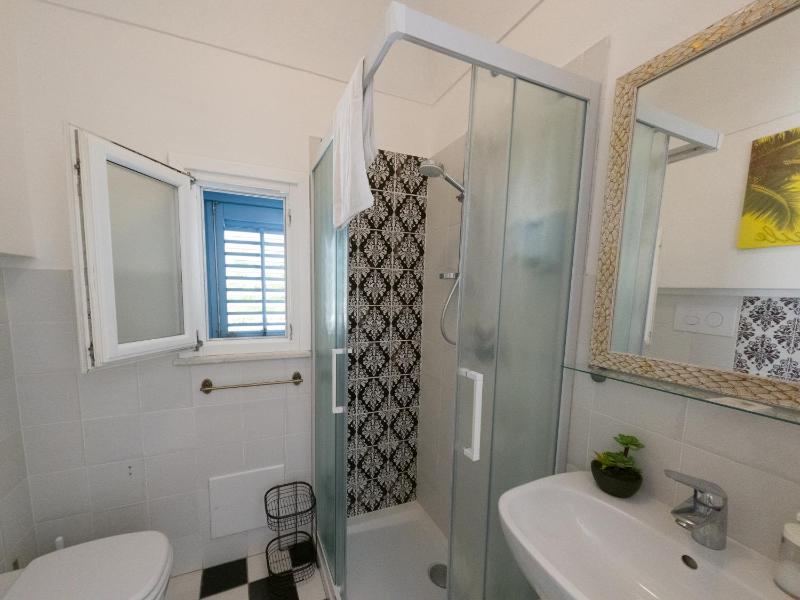 Double Room with Garden View image 3