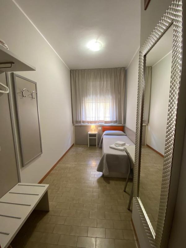 Economy Single Room with Shared Bathroom - Separate Building image 2