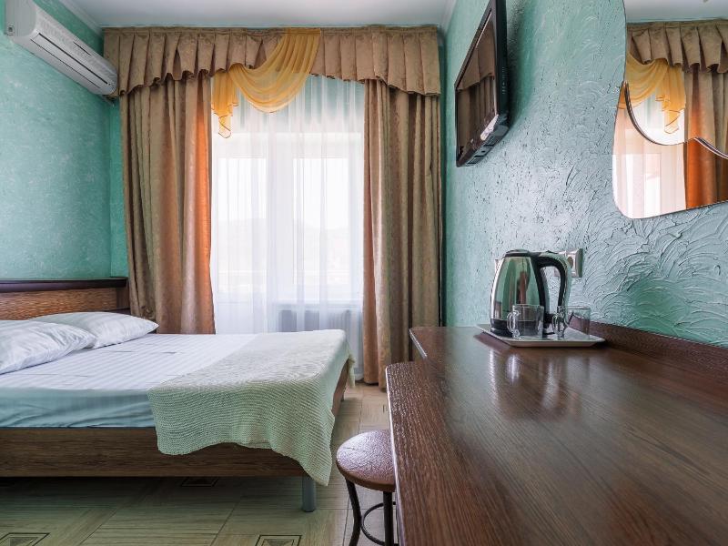 Standard Double Room image 2