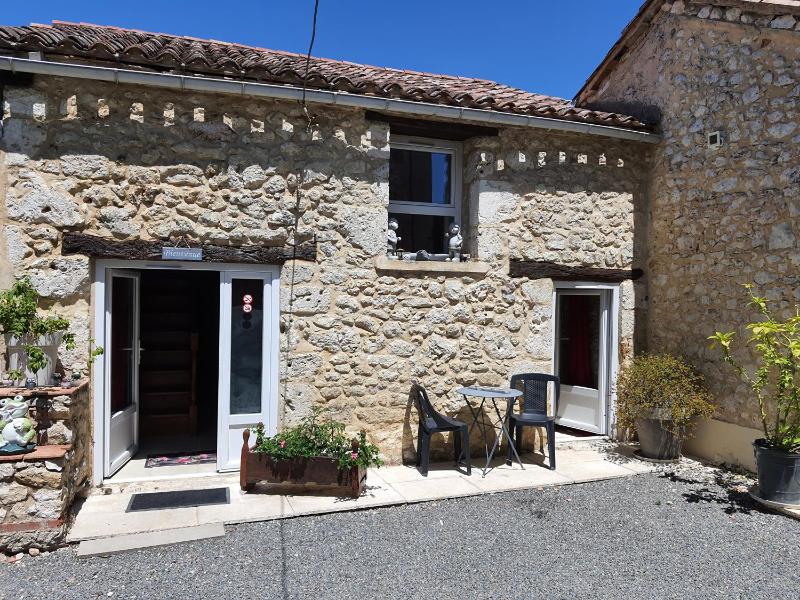 gîte en pierre le paradis jacuzzi piscine Périgord pourpre 9km de bergerac Images