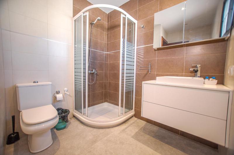 Superior One-Bedroom Apartment image 2
