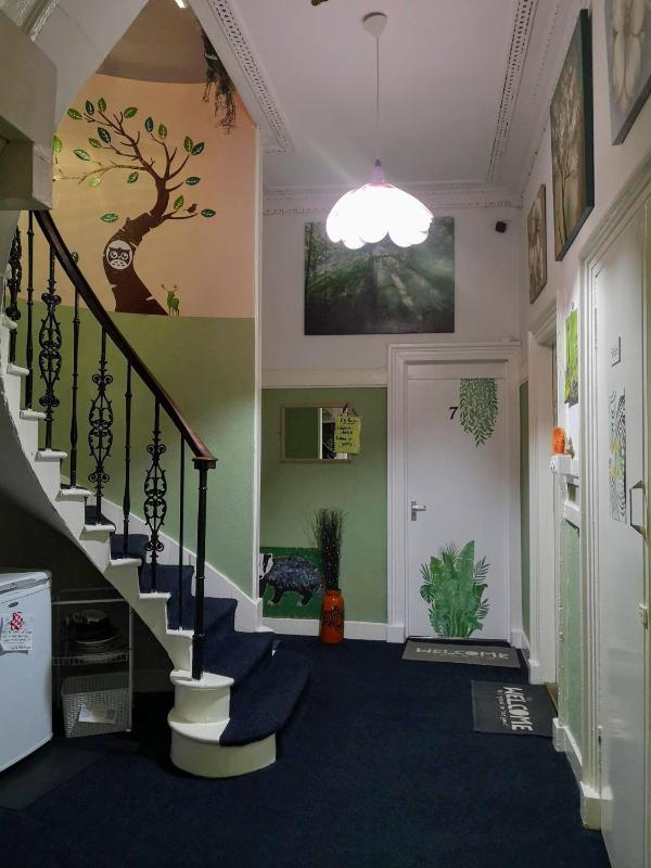 Twin Room with Shared Bathroom image 3