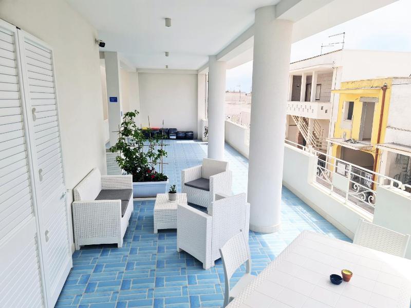 One-Bedroom Apartment image 3