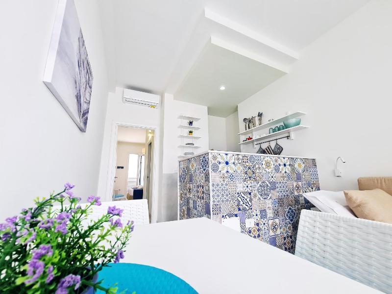 One-Bedroom Apartment image 1
