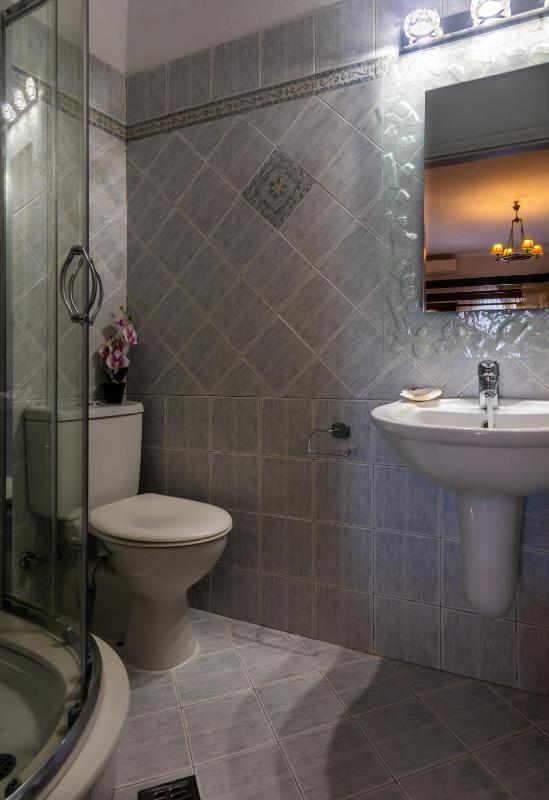 Family Room with Shower image 2