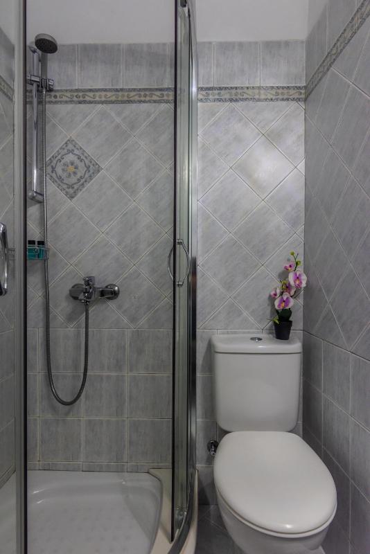 Double Room image 4