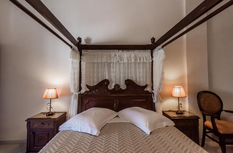 Double Room image 2