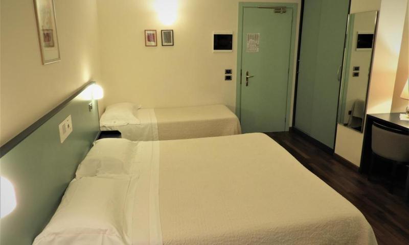 Triple Room image 3
