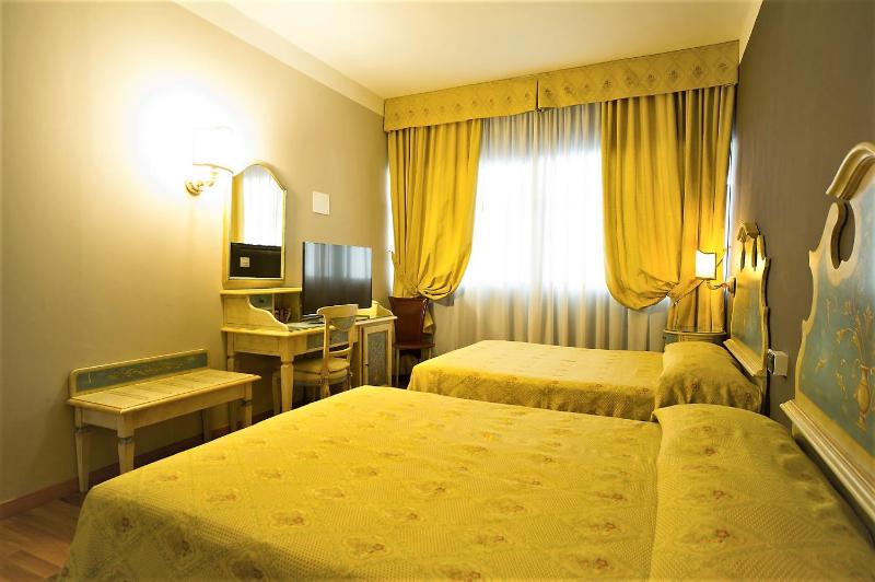 Triple Room image 3