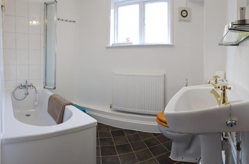 Standard Double Room with a Detached Private Bathroom image 2