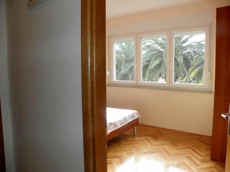 Apartment in Duce with sea view balcony air conditioning Wi-Fi (4166-3) - image 29