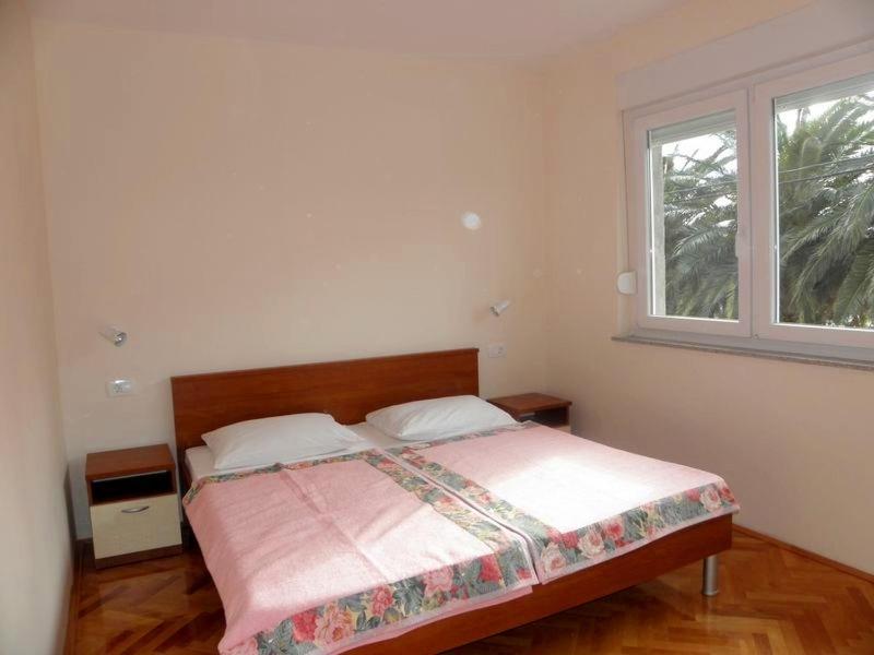 Apartment in Duce with sea view balcony air conditioning Wi-Fi (4166-3) - image 2