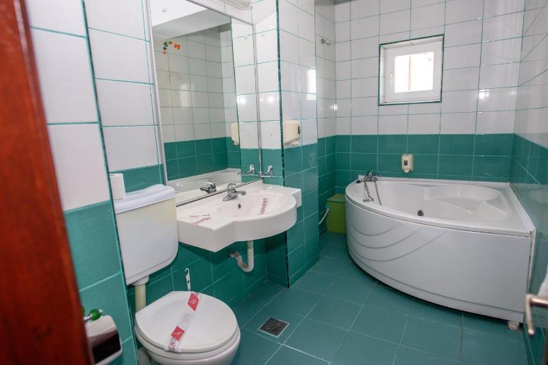 Standard Suite image 2