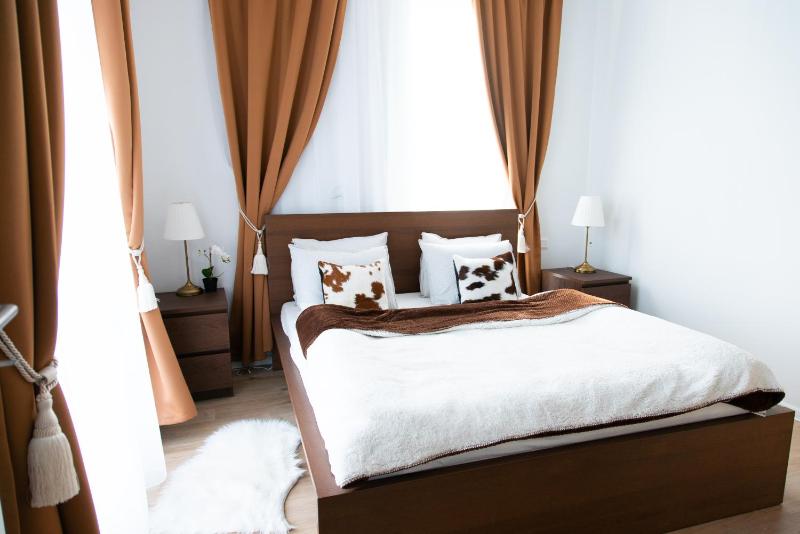 Deluxe Apartment image 1