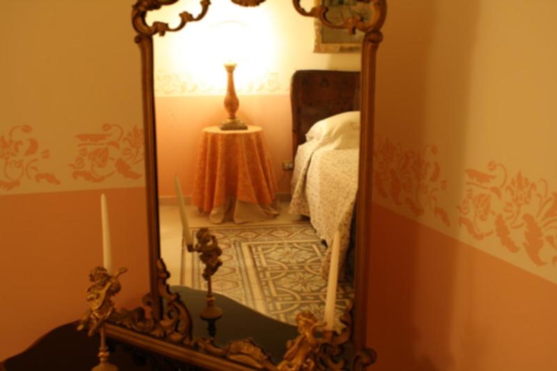 Superior Double Room with Private External Bathroom image 2