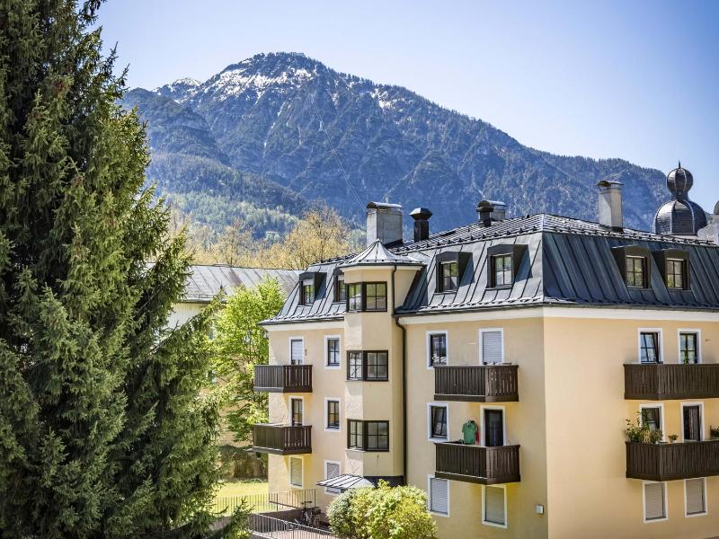 Single Room with Mountain View image 1