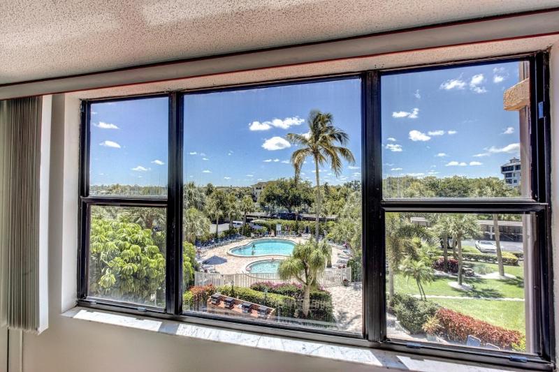Harbor Towers 3rd Fl 1 Bedroom Pool View - image 1