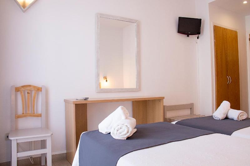 Single Room image 2