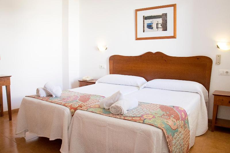Triple Room (3 Adults) image 3