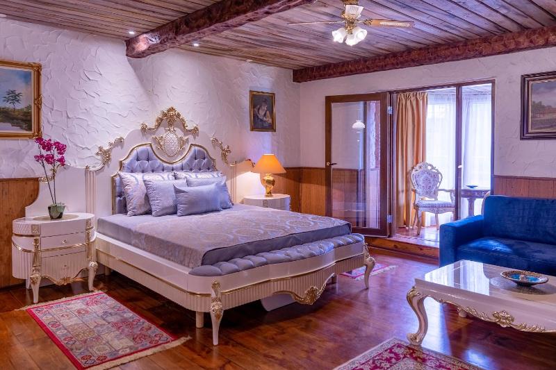 Deluxe Apartment image 1