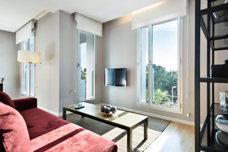 Business Apartment with Sea View image 4