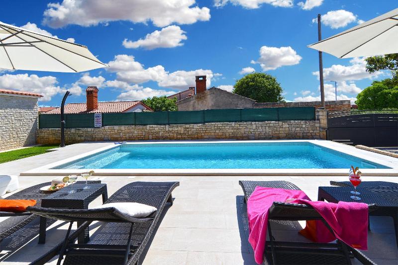 Holiday home 989 - image 23