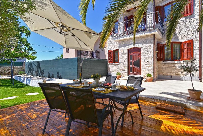 Holiday home 989 - image 24