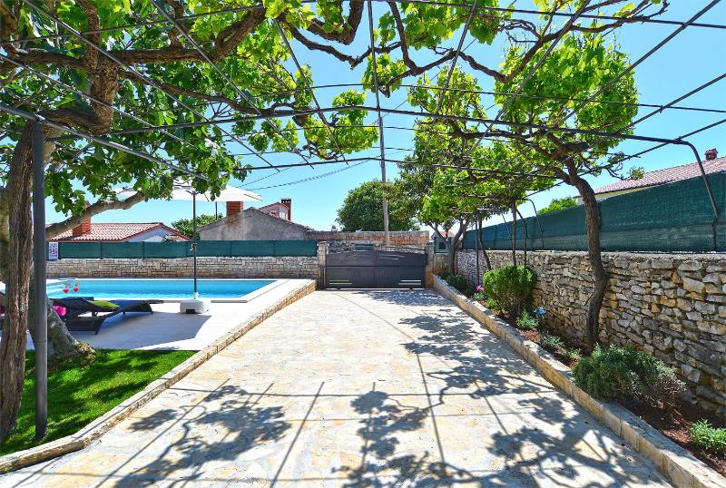 Holiday home 989 - image 20