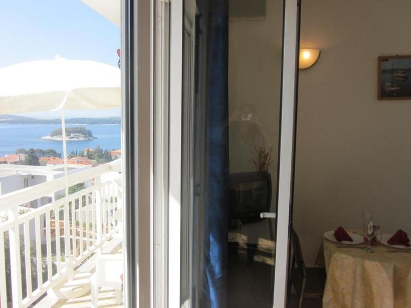 Studio Apartment in Hvar Town with Sea View Balcony Air Conditioning Wi-Fi (3666-1) - image 5