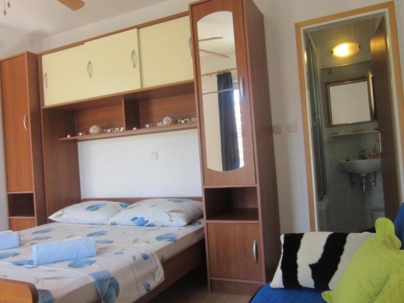 Studio Apartment in Hvar Town with Sea View Balcony Air Conditioning Wi-Fi (3666-1) - image 23