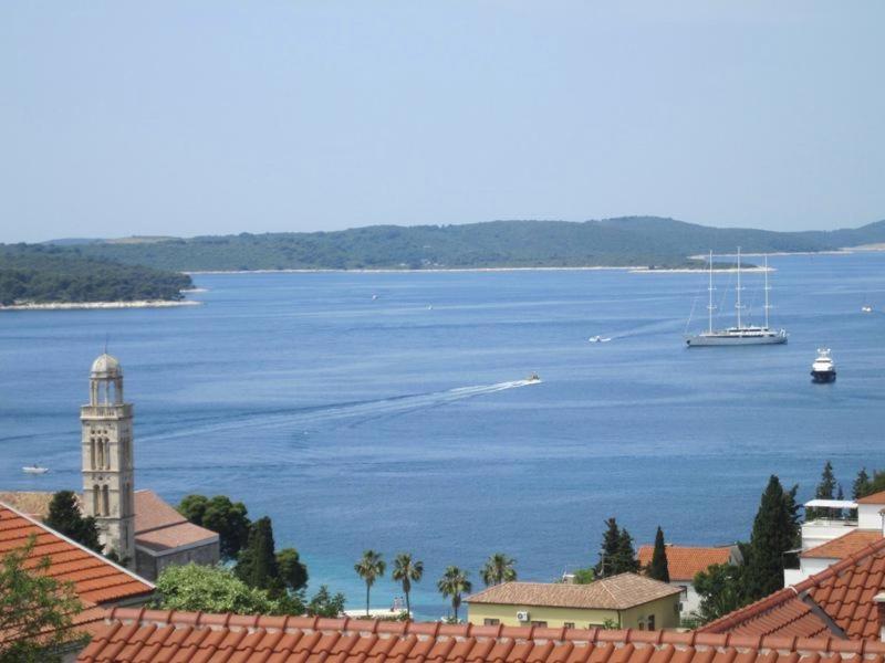 Studio Apartment in Hvar Town with Sea View Balcony Air Conditioning Wi-Fi (3666-1) - image 2