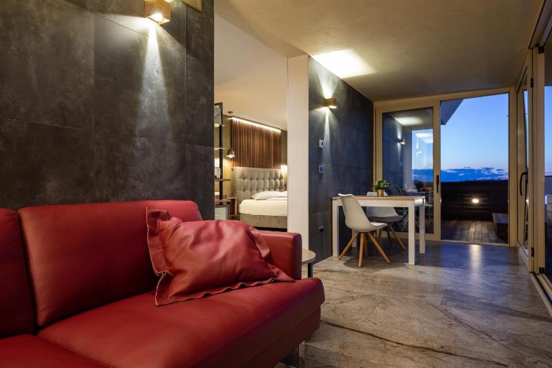 Suite with Hot Tub-Adults Only,No Pets image 2