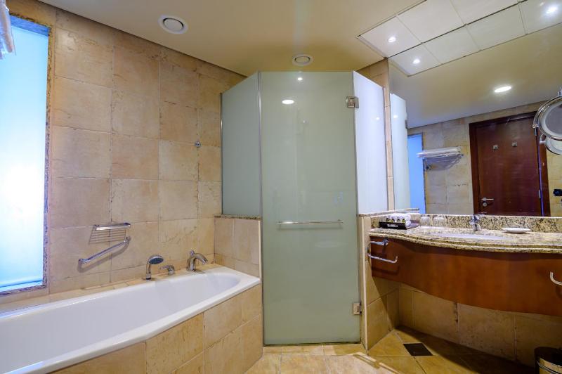 Executive Club Room image 2