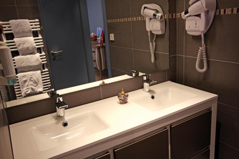 Triple Room image 2