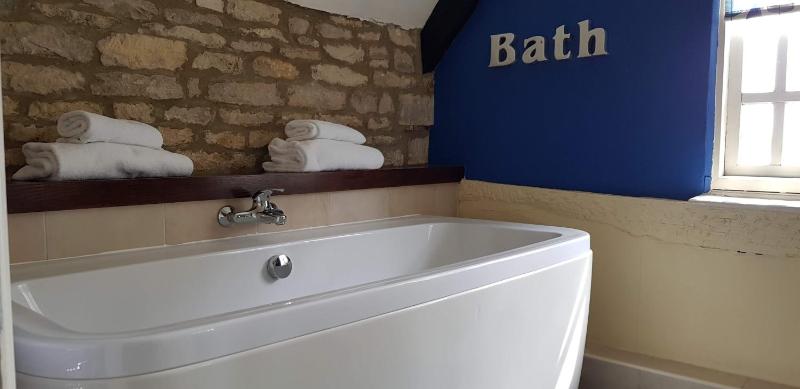 Double Room with Private Bathroom image 4