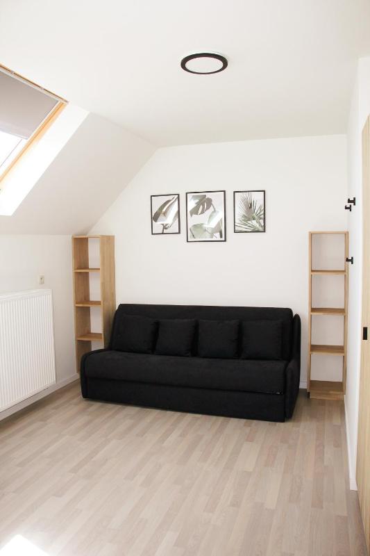 Family Room image 3