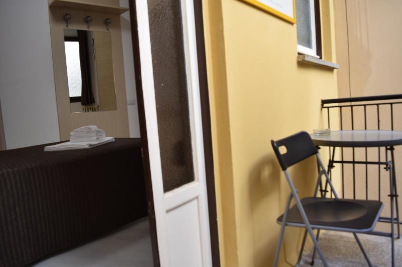 Small Double Room image 2