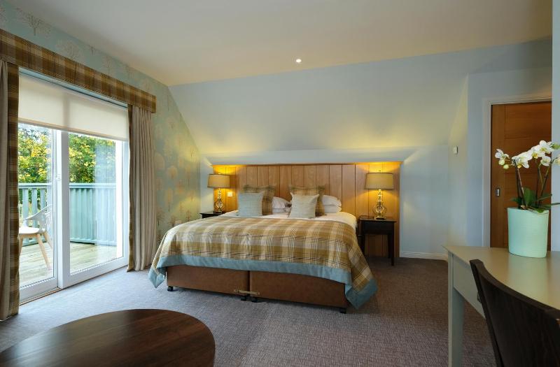 Deluxe Double or Twin Room with Garden View image 3